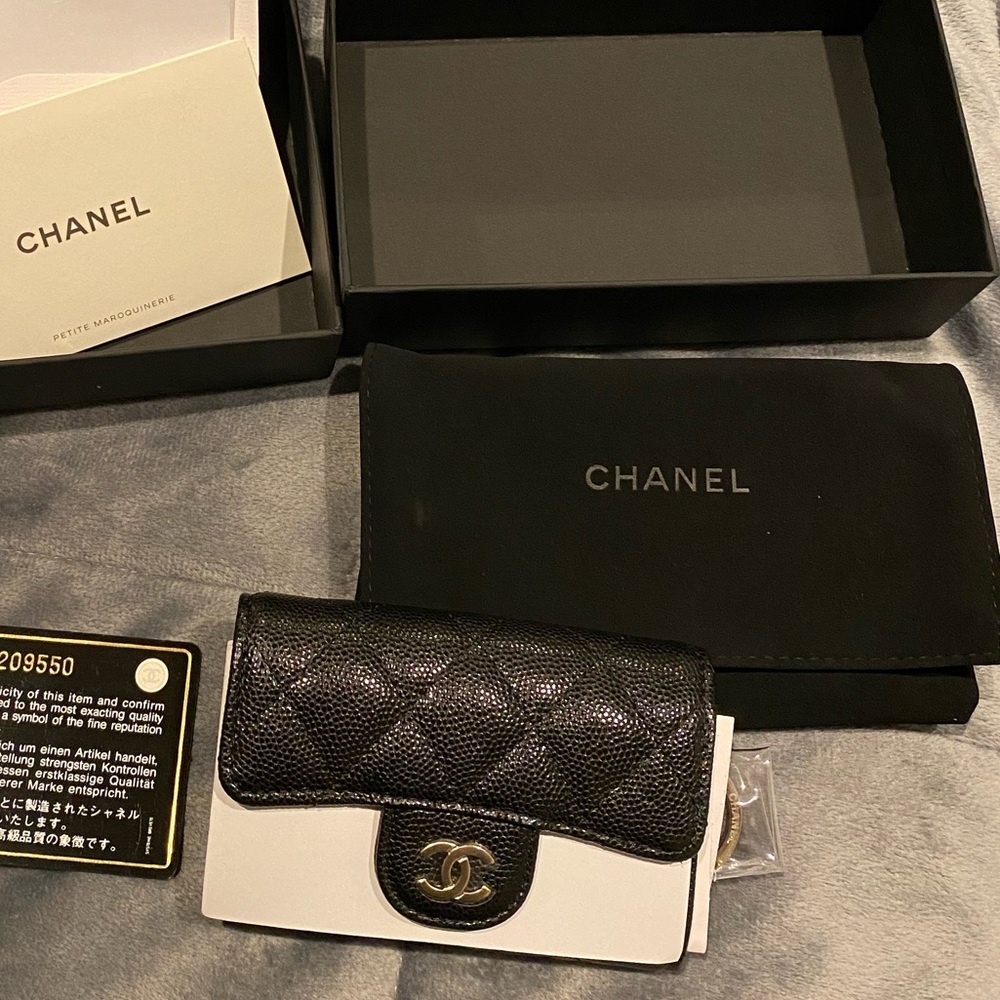 Chanel caviar ghw quilted key holder.